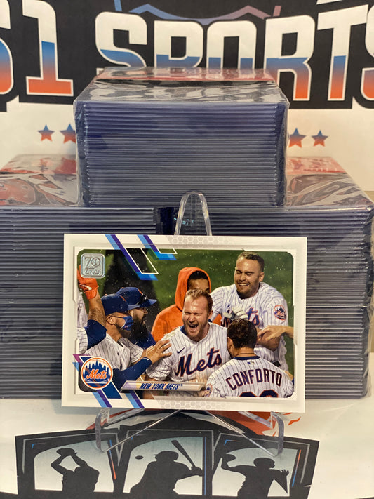 2021 Topps (Mets Team Card) Pete Alonso #555