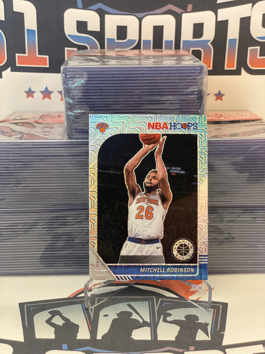 2019 Hoops Premium Stock (Silver Mojo Prizm) Mitchell Robinson #126