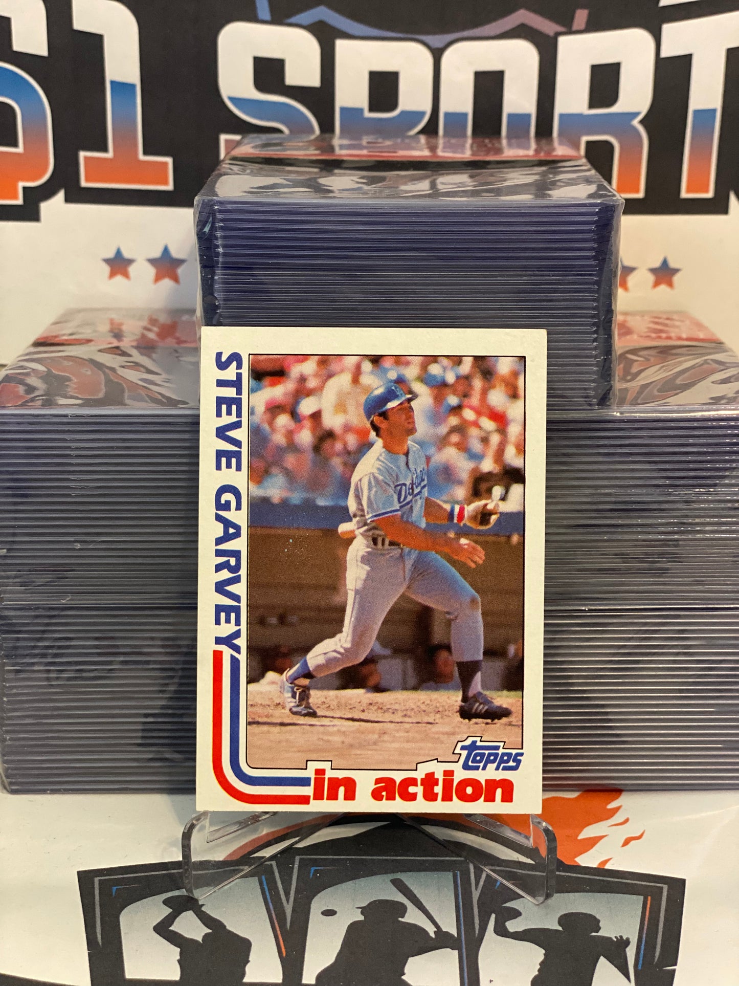 1982 Topps (In Action) Steve Garvey #180