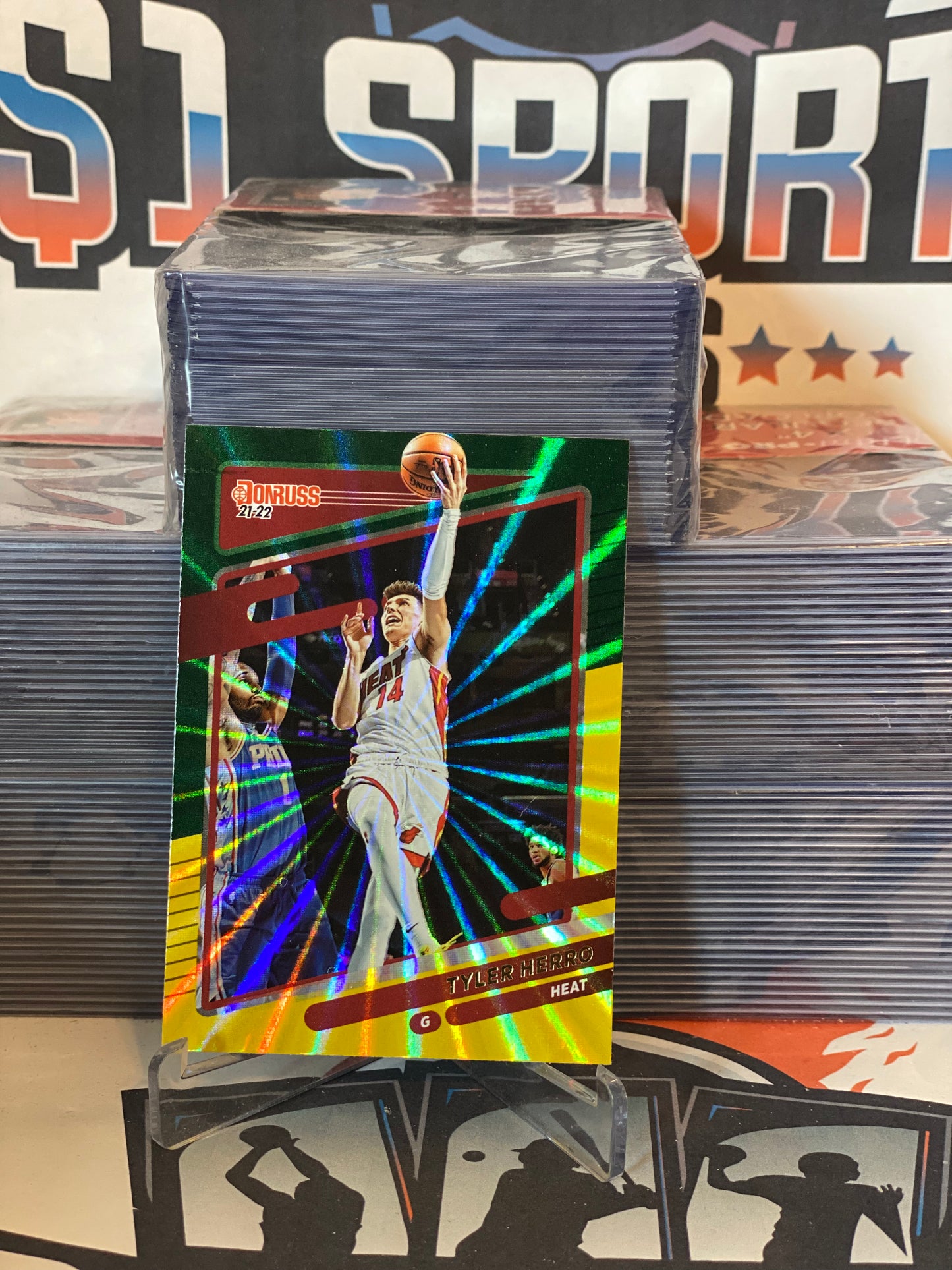 2021 Donruss (Green Yellow Laser Holo) Tyler Herro #114