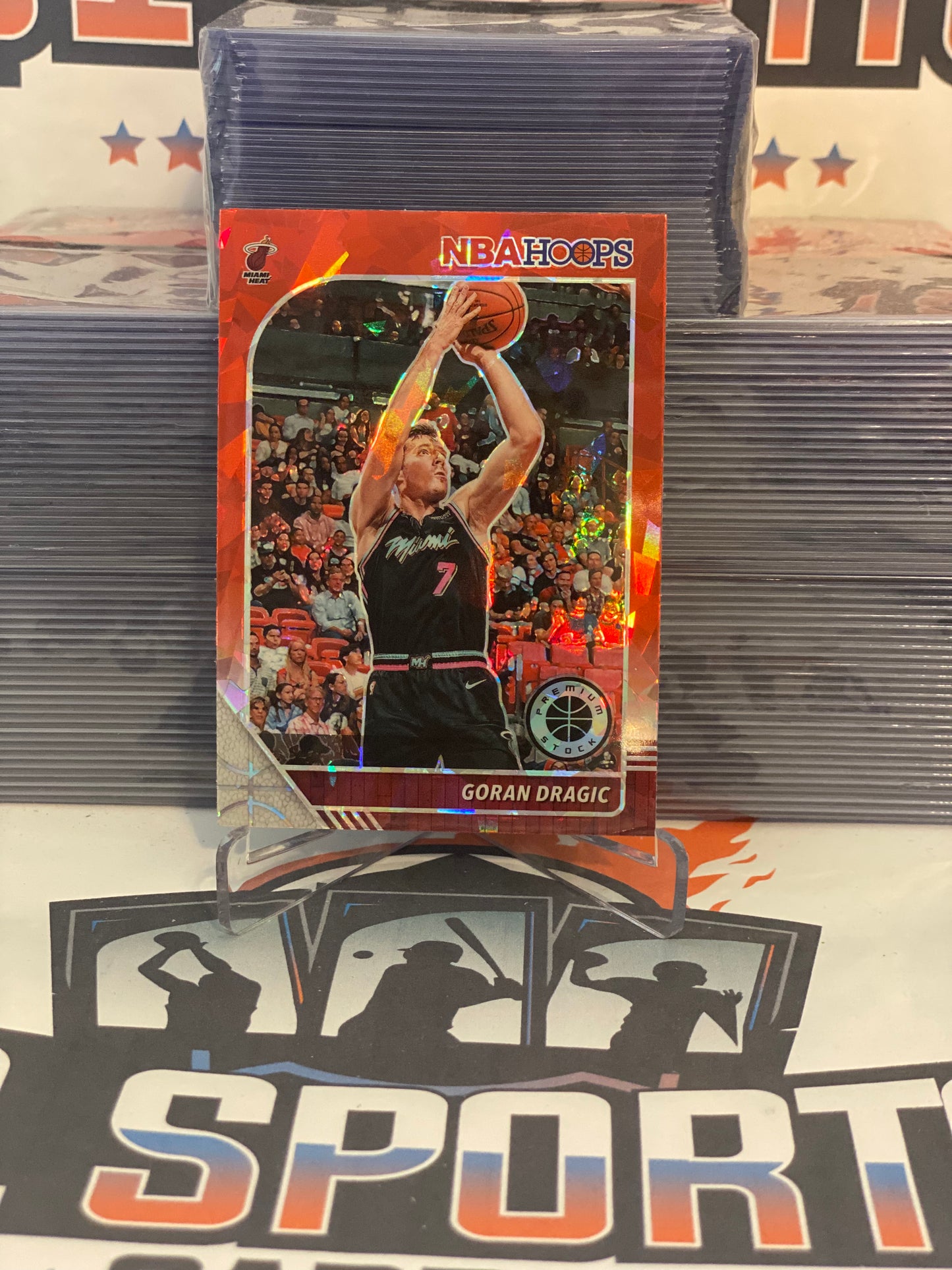 2019 Hoops Premium Stock (Red Cracked Ice Prizm) Goran Dragic #96