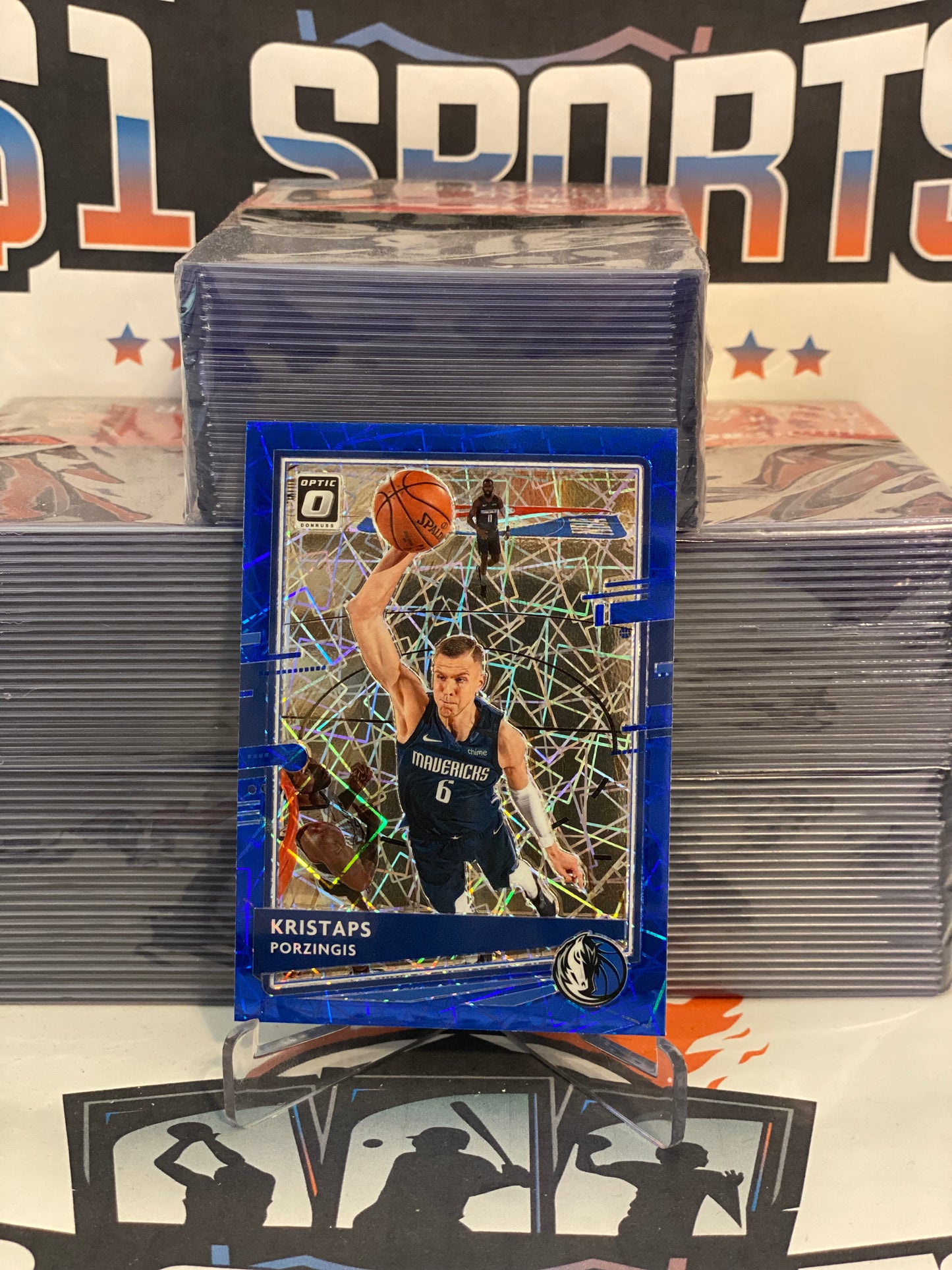 2020 Donruss Optic (Blue Velocity Prizm) Kristaps Porzingis #82